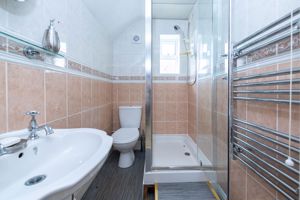 Shower room- click for photo gallery